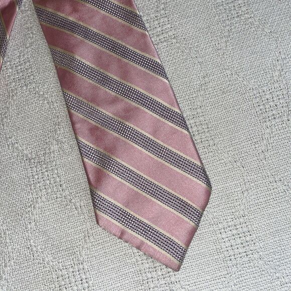 Barney’s New York Men’s Dress Tie Size 59” 3.75” Pink Repp Silk Business Formal - Picture 1 of 12